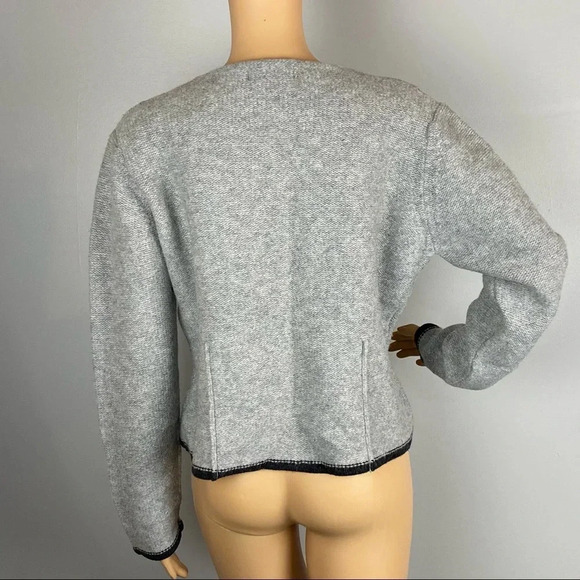 Eddie Bauer Womens Large 100% Wool Sweater Gray, Cropped Length - Picture 2 of 10